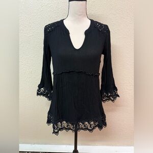 Knox Rose Lace Accent Blouse